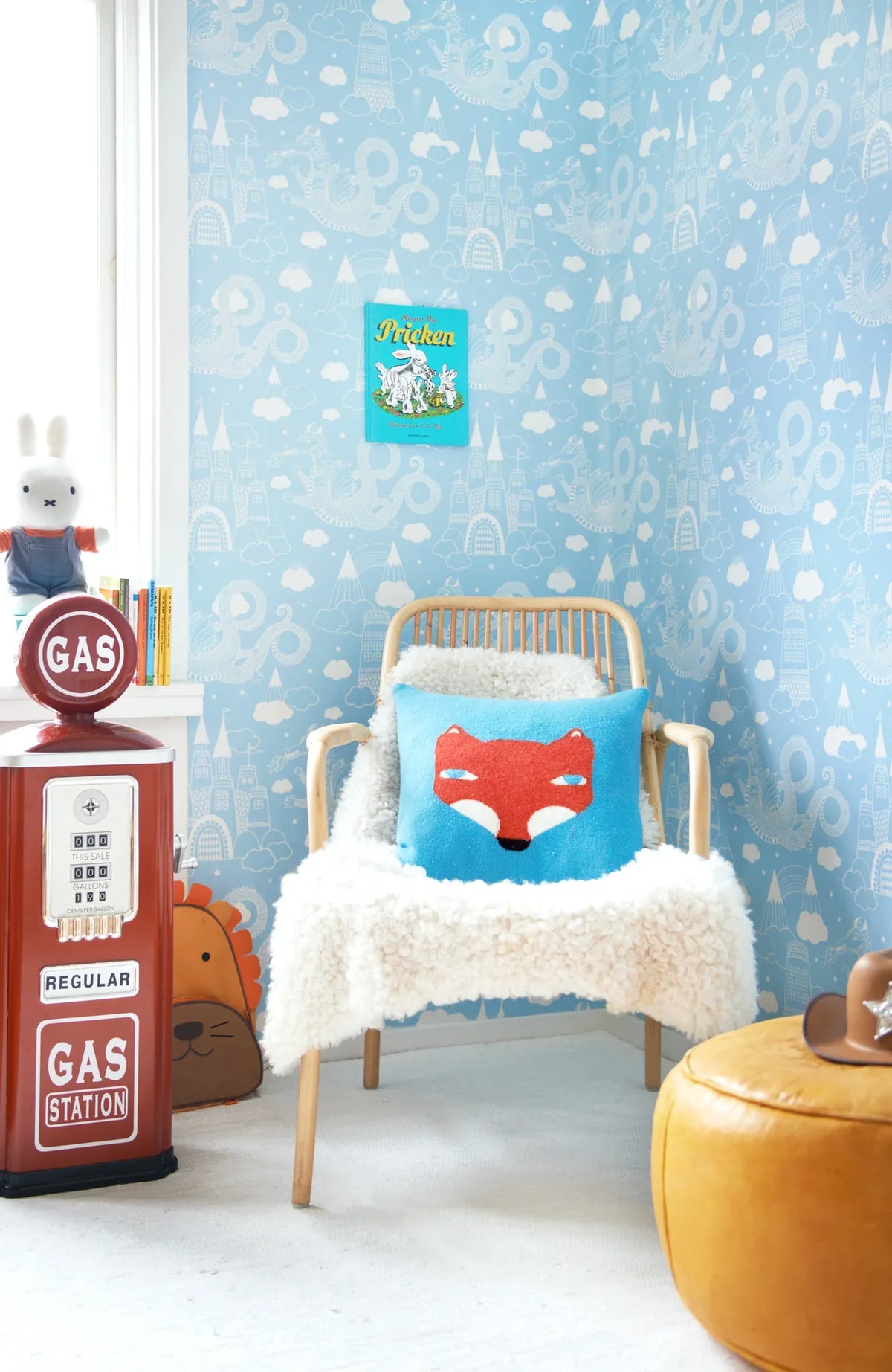 Majvillan Dragon sky lt blue behang sfeerbeeld kinderkamer detail
