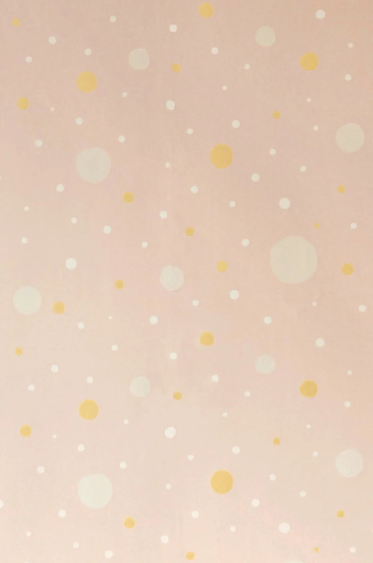 Majvillan Confetti pink behang sfeerbeeld kinderkamer detail
