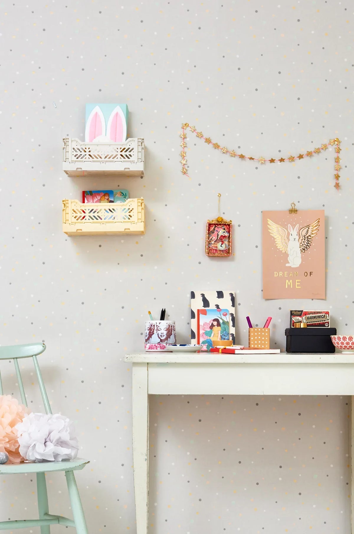 Majvillan Stardust soft grey behang sfeerbeeld kinderkamer detail