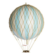 Luchtballon Travels Light lichtblauw - 30 cm — ballon van dichtbij
