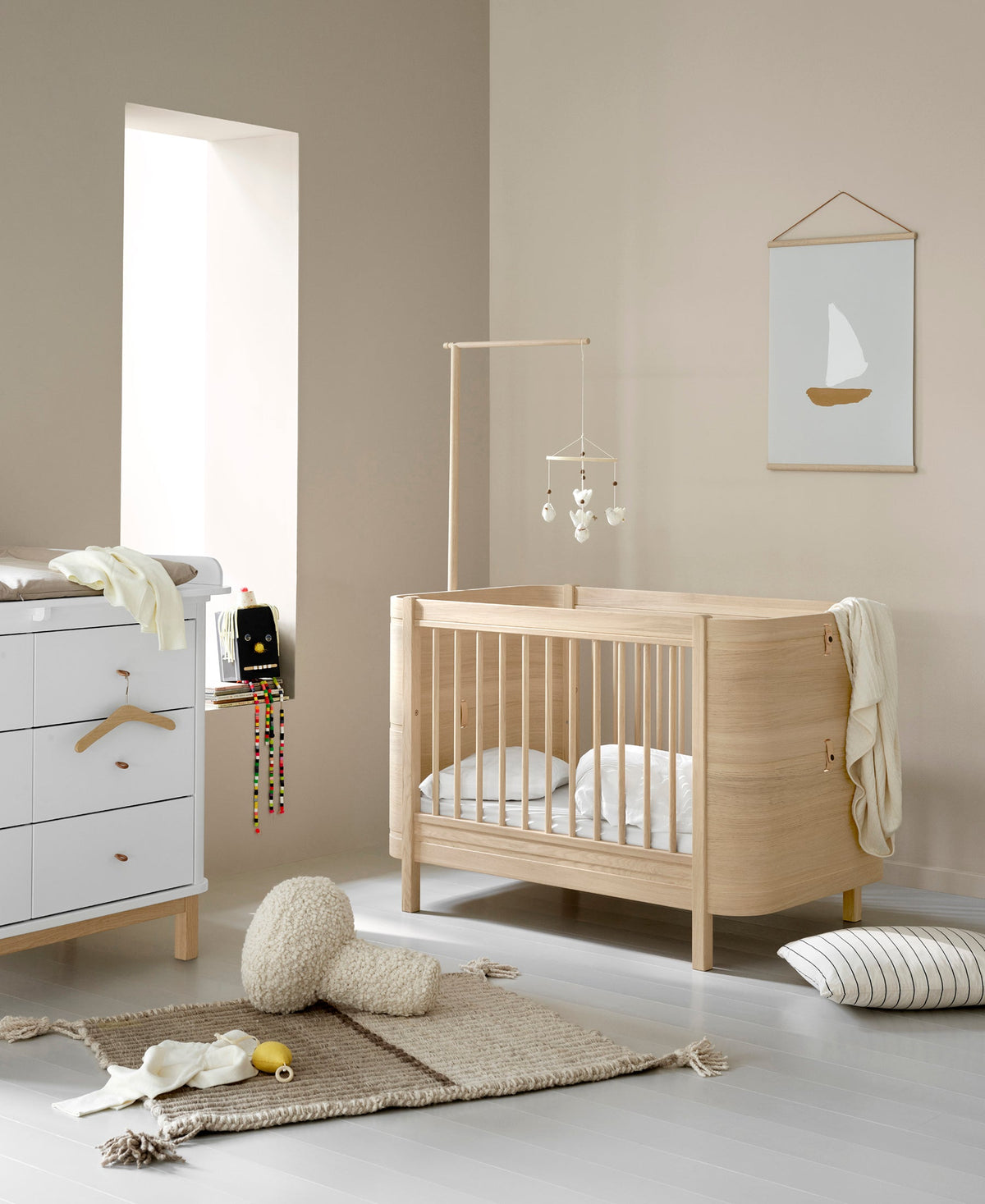 Wood Mini+ Cot Bed Incl. Junior Kit Oak