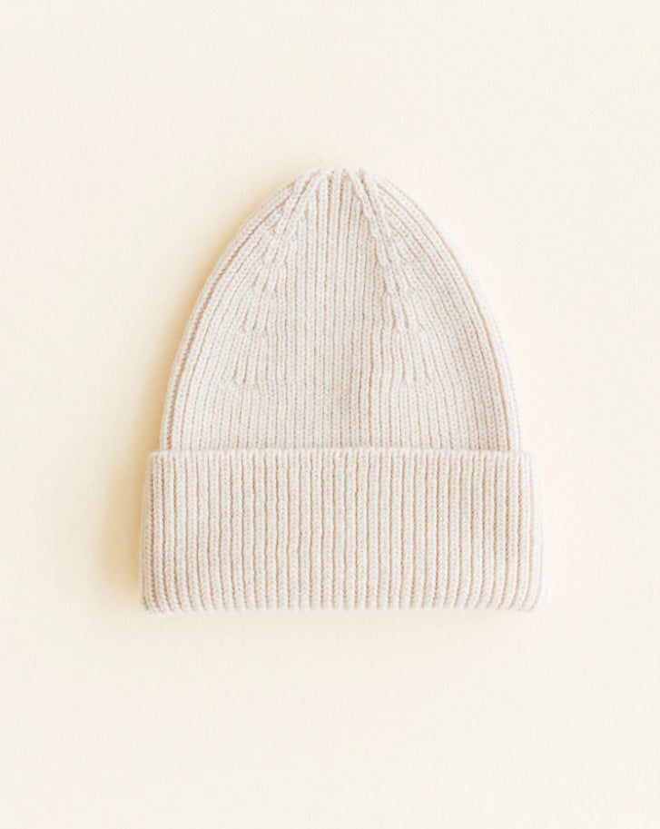 HVID beanie Fonzie ADULT in cream — productfoto op witte achtergrond, gemaakt van Belgische merinowol bij Lidor