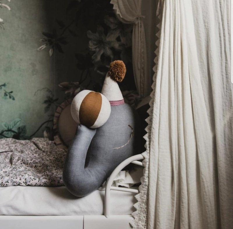 Circus Olifant Pompom Hat