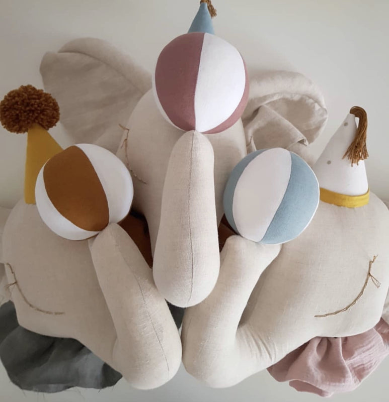 Circus Olifant White Hat